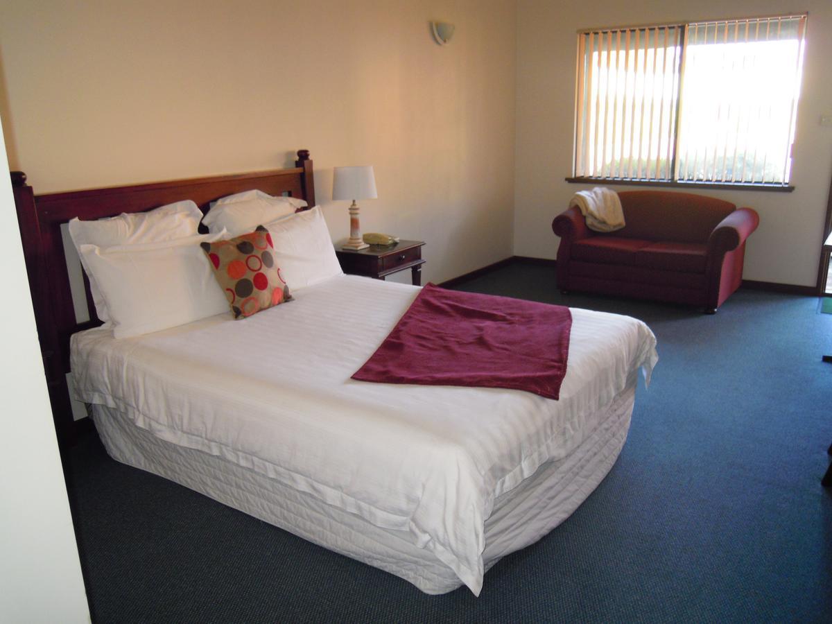 Tree Top Walk Motel Уолпол Экстерьер фото